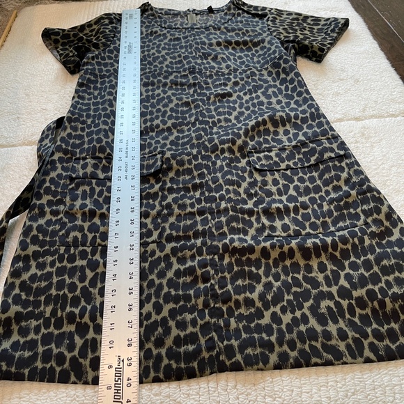Banana Republic Short Sleeve Leopard Print Utility Sheath Dress - Picture 15 of 16